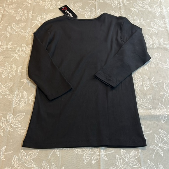 Ladies Bcasual Shirt. - Picture 4 of 4